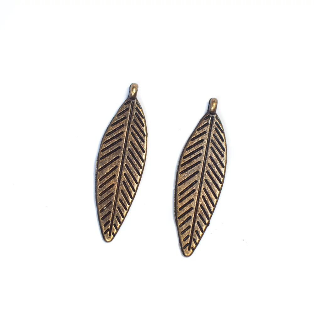 Levél fityegő, medál, antik bronz színű, 33x10 mm