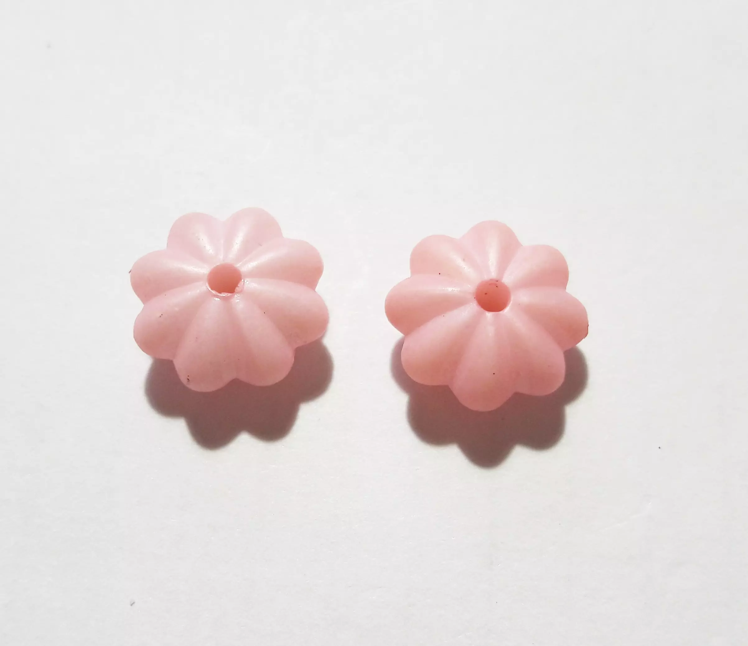 Rózsaszín virág gyöngy, köztes, 12x6 mm