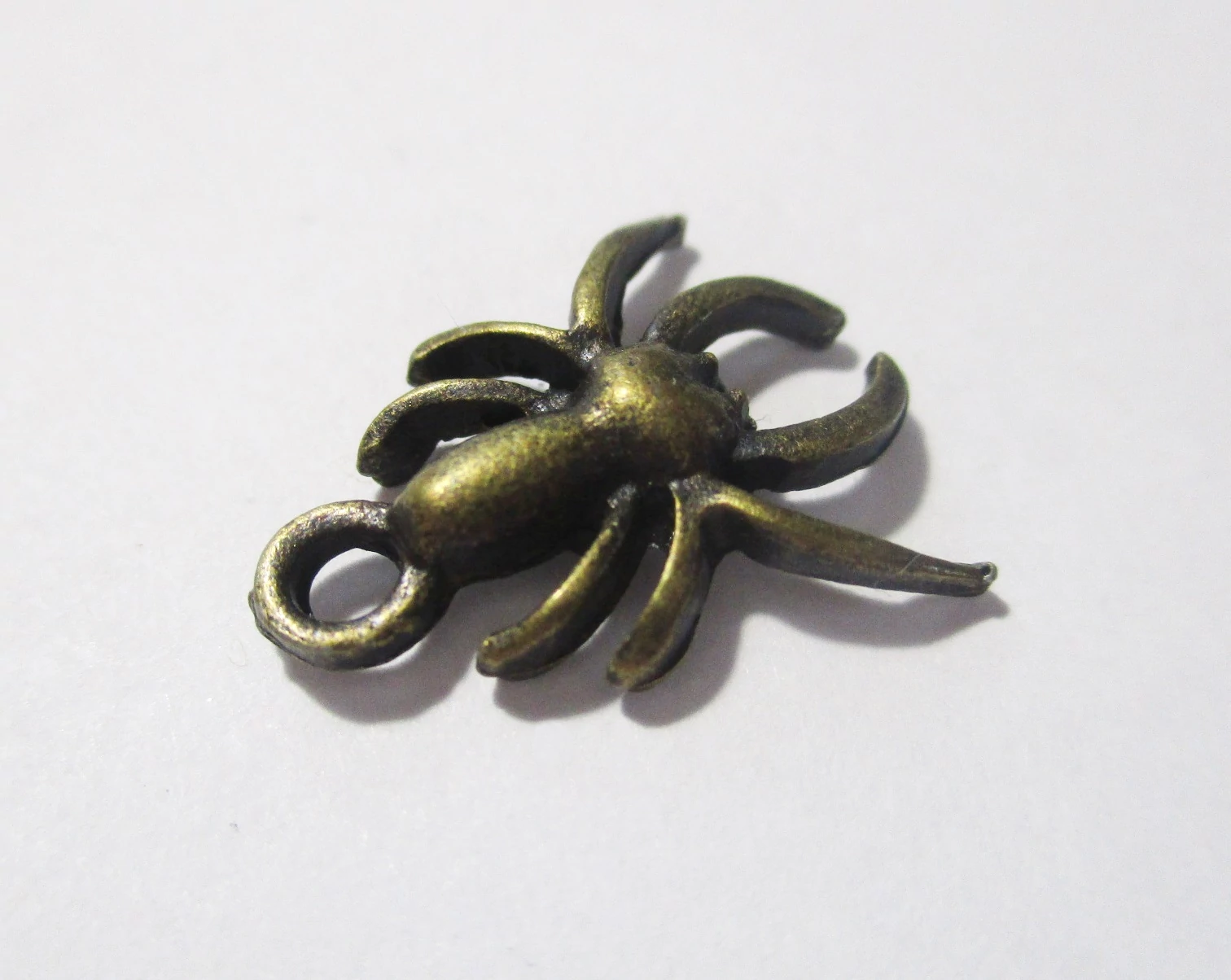 Pók fityegő, medál, antik bronz színű, 18x15 mm