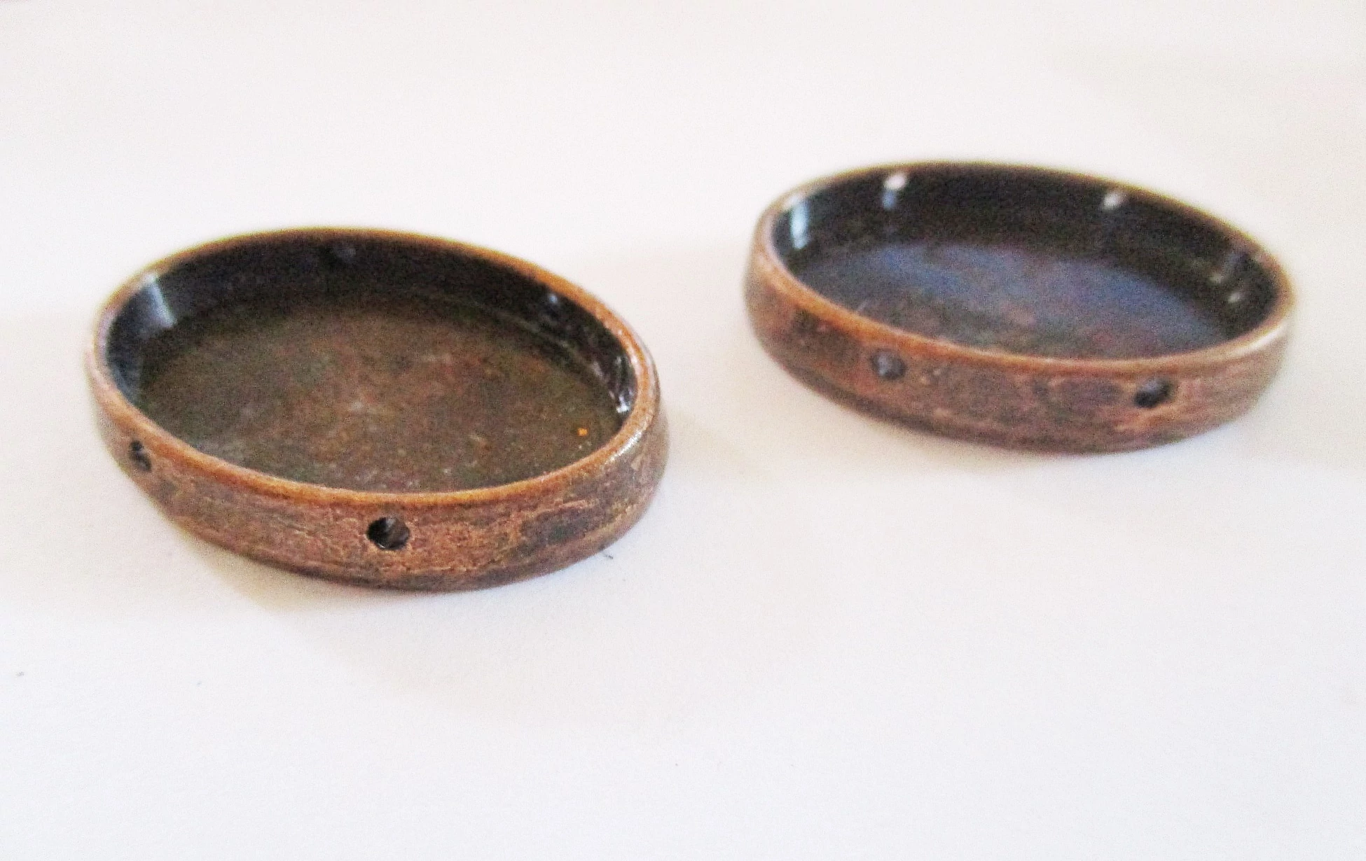 Fűzhető medálalap, köztes, vörösréz színű, 23x16 mm, 21x14 mm-es lencséhez