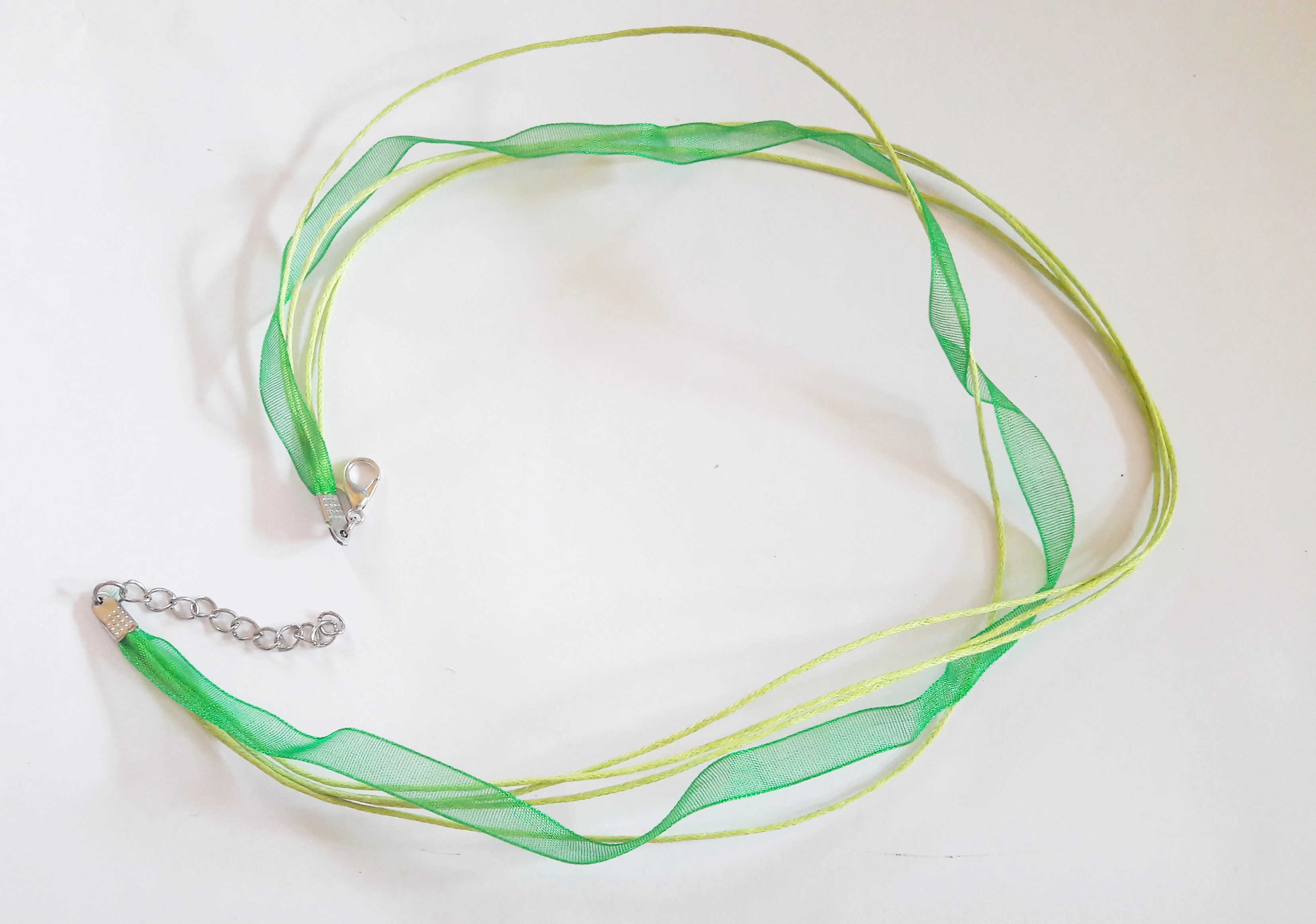 Organza nyakláncalap, kétféle zöld, 42 cm