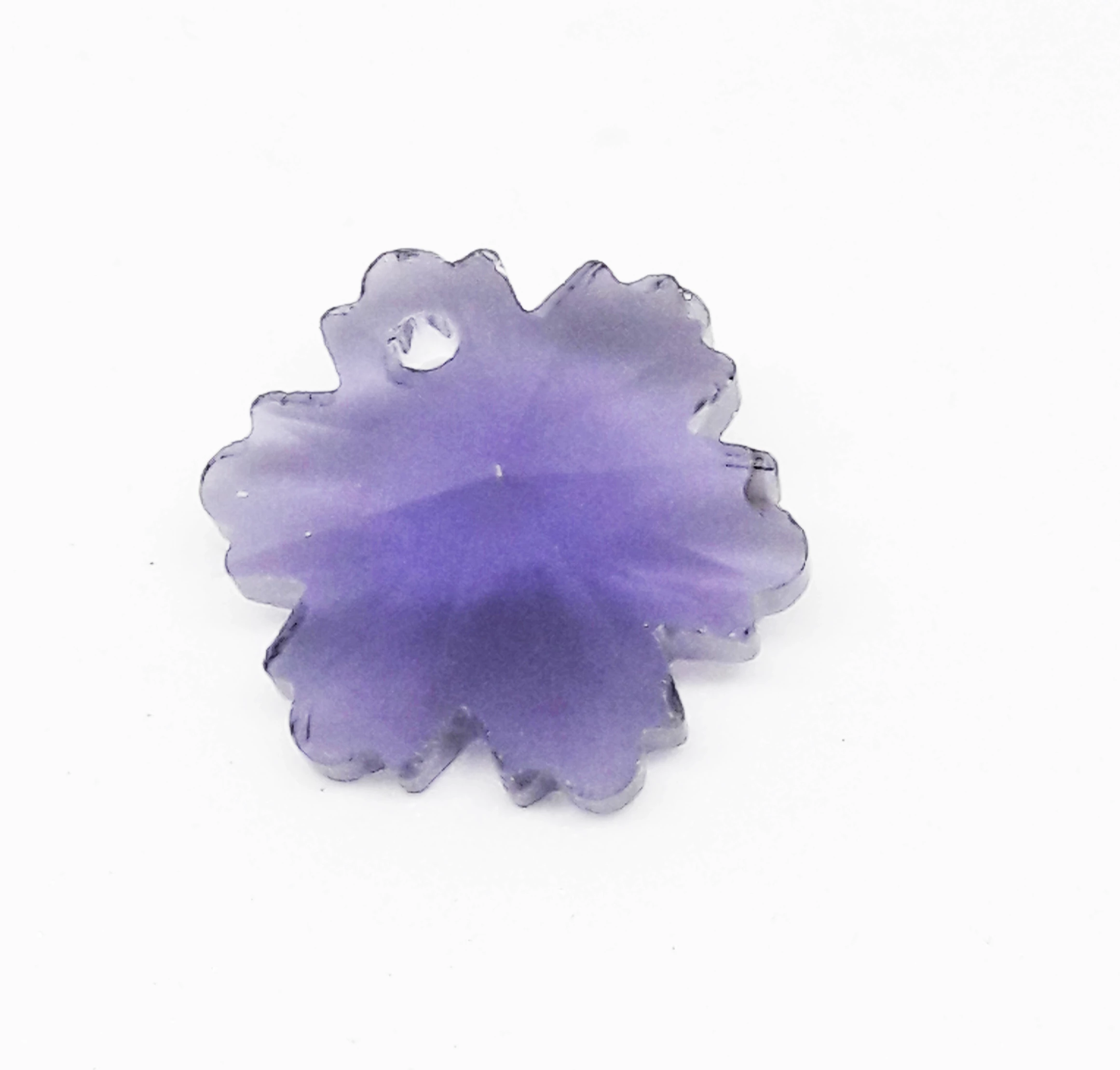 Lila hópehely, hópihe, jégvirág, virág, üveg medál, 13x8 mm