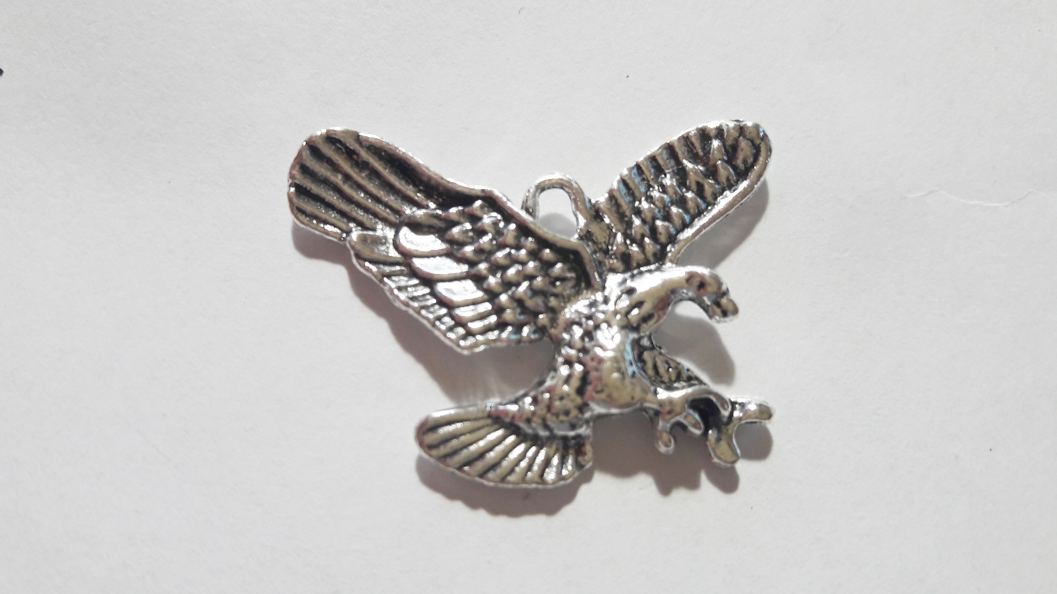 Sas, madár fityegő, medál, antik ezüst színű, 31x27 mm