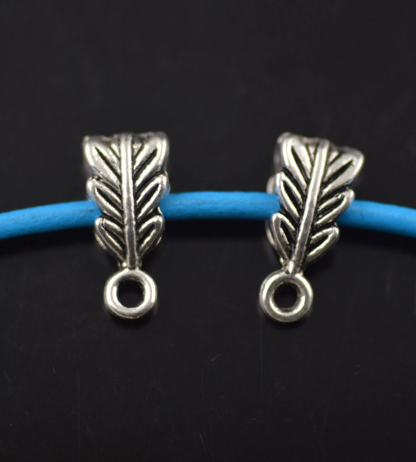 Leveles medálakasztó, medáltartó, antik ezüst színű, 14x6x4 mm
