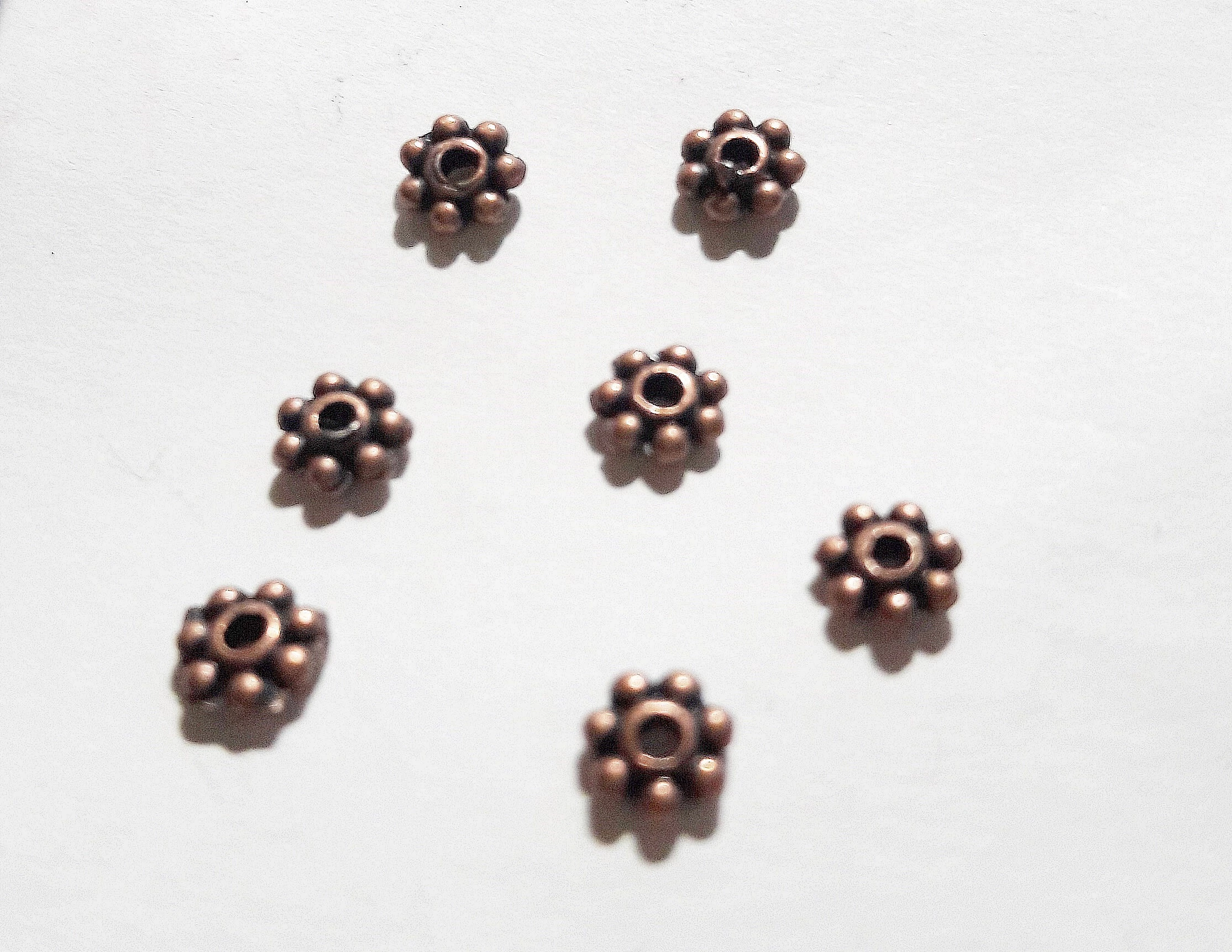 Pici virág köztes, vörösréz színű, 4 mm