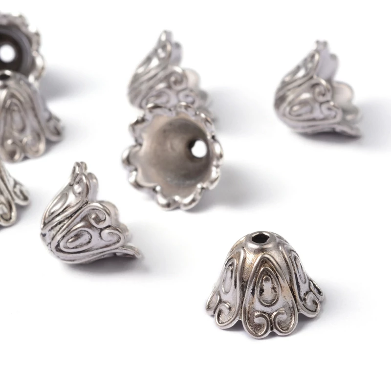 Nagy, szíves  gyöngykupak, bojt vég, végzáró, antik ezüst színű, 11x15 mm