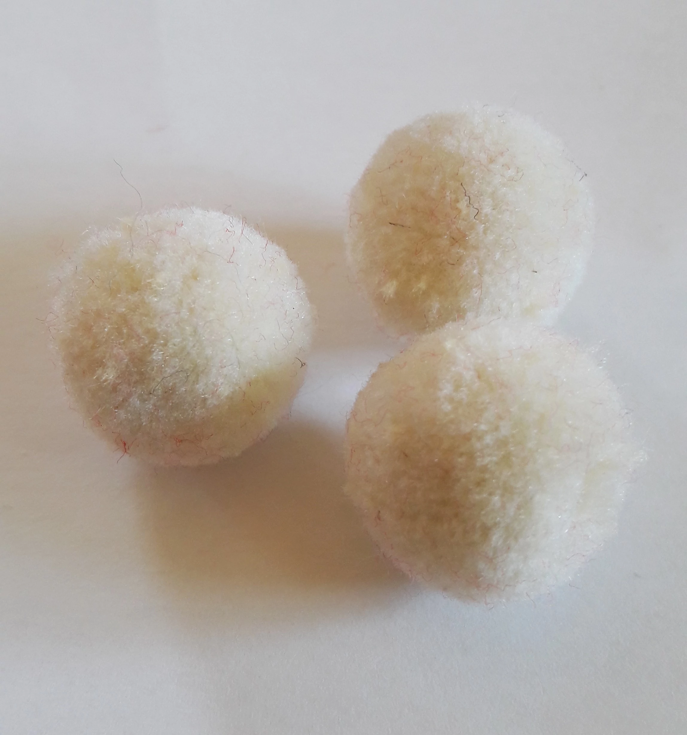 Pompom golyó, bézs színű, 20 mm