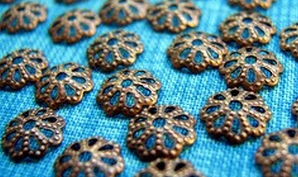 Filigrán gyöngykupak, vörösréz színű, 5 mm